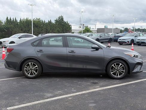 Used 2023 Kia Forte LXS w/ LXS Technology Package FWD image 4