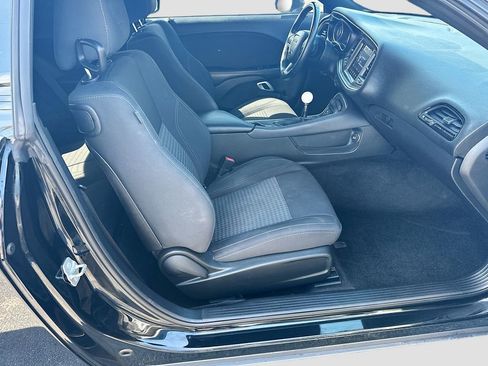 Used 2015 Dodge Challenger R/T w/ Quick Order Package 22B R/T image 31