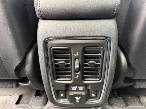 Used 2021 Jeep Grand Cherokee Limited w/ Luxury Group II AWD/4WD image 18