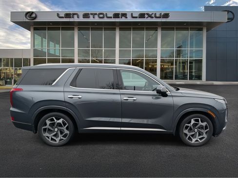 Used 2022 Hyundai Palisade Calligraphy image 2