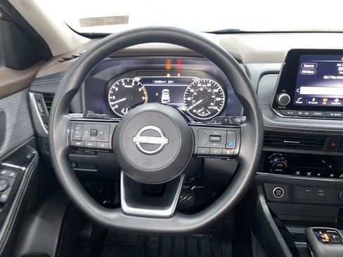 Used 2023 Nissan Rogue SV image 26