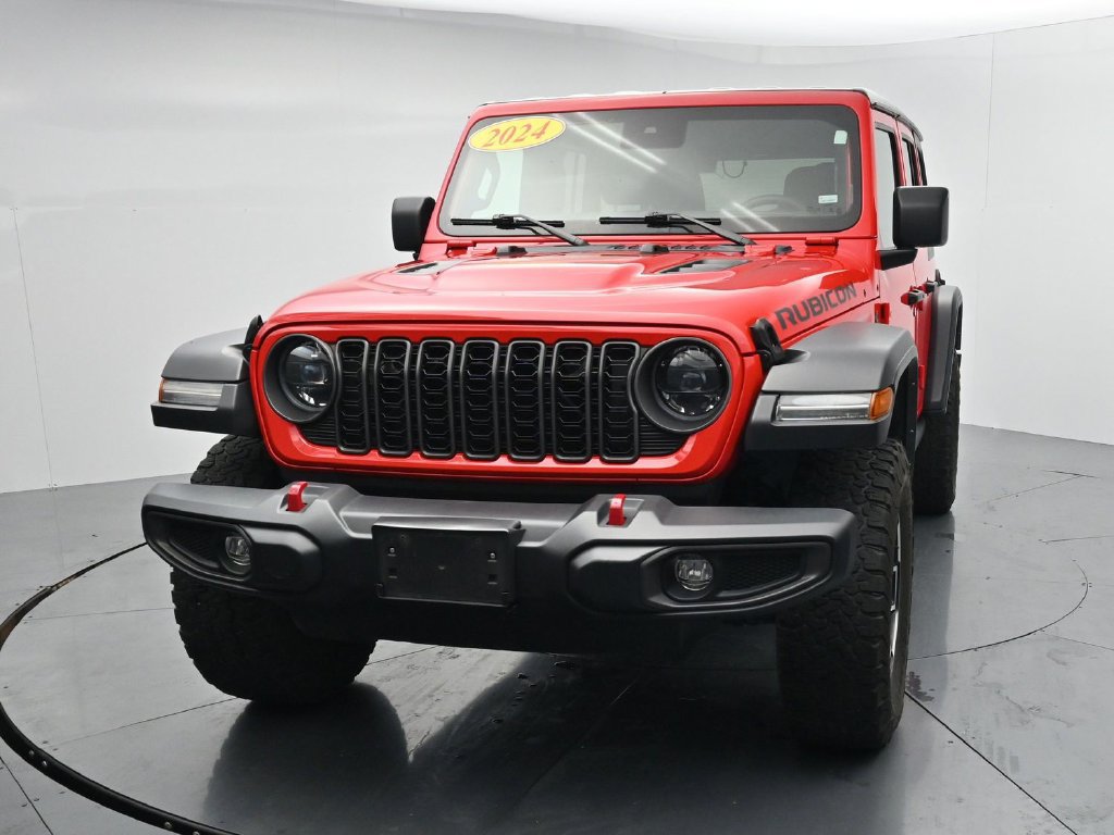 Used 2024 Jeep Wrangler Unlimited Rubicon AWD/4WD image 3