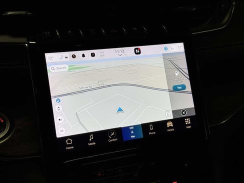 Used 2023 Jeep Grand Cherokee Overland w/ Luxury Tech Group IV AWD/4WD image 27