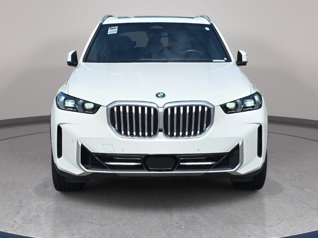Used 2025 BMW X5 xDrive50e AWD/4WD image 2