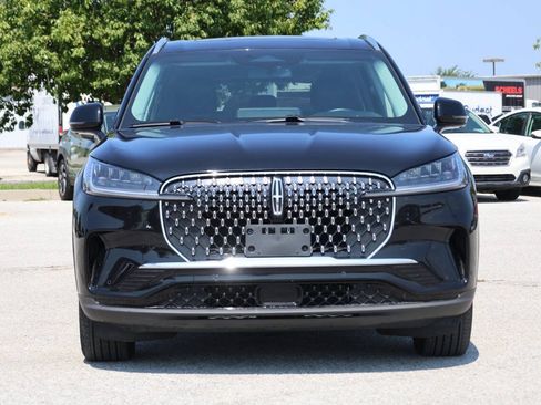 Used 2025 Lincoln Aviator AWD image 5
