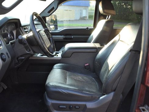 Used 2011 Ford F250 Lariat w/ Chrome Pkg image 14