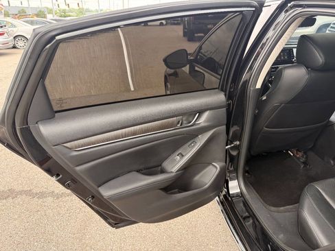 Used 2018 Honda Accord Touring image 20