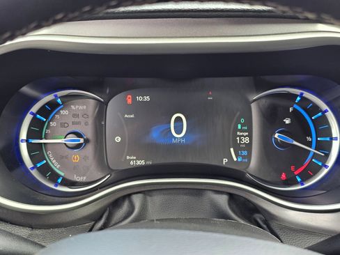 Used 2024 Chrysler Pacifica Limited FWD image 14