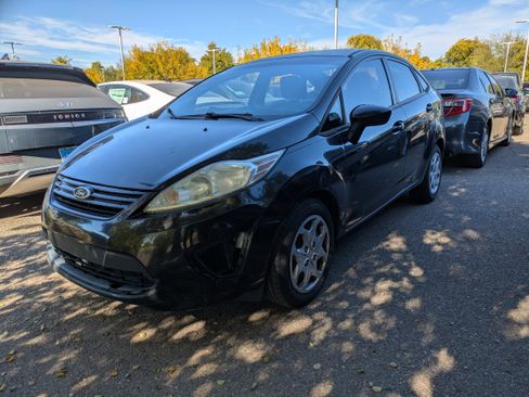 Used 2013 Ford Fiesta S image 4
