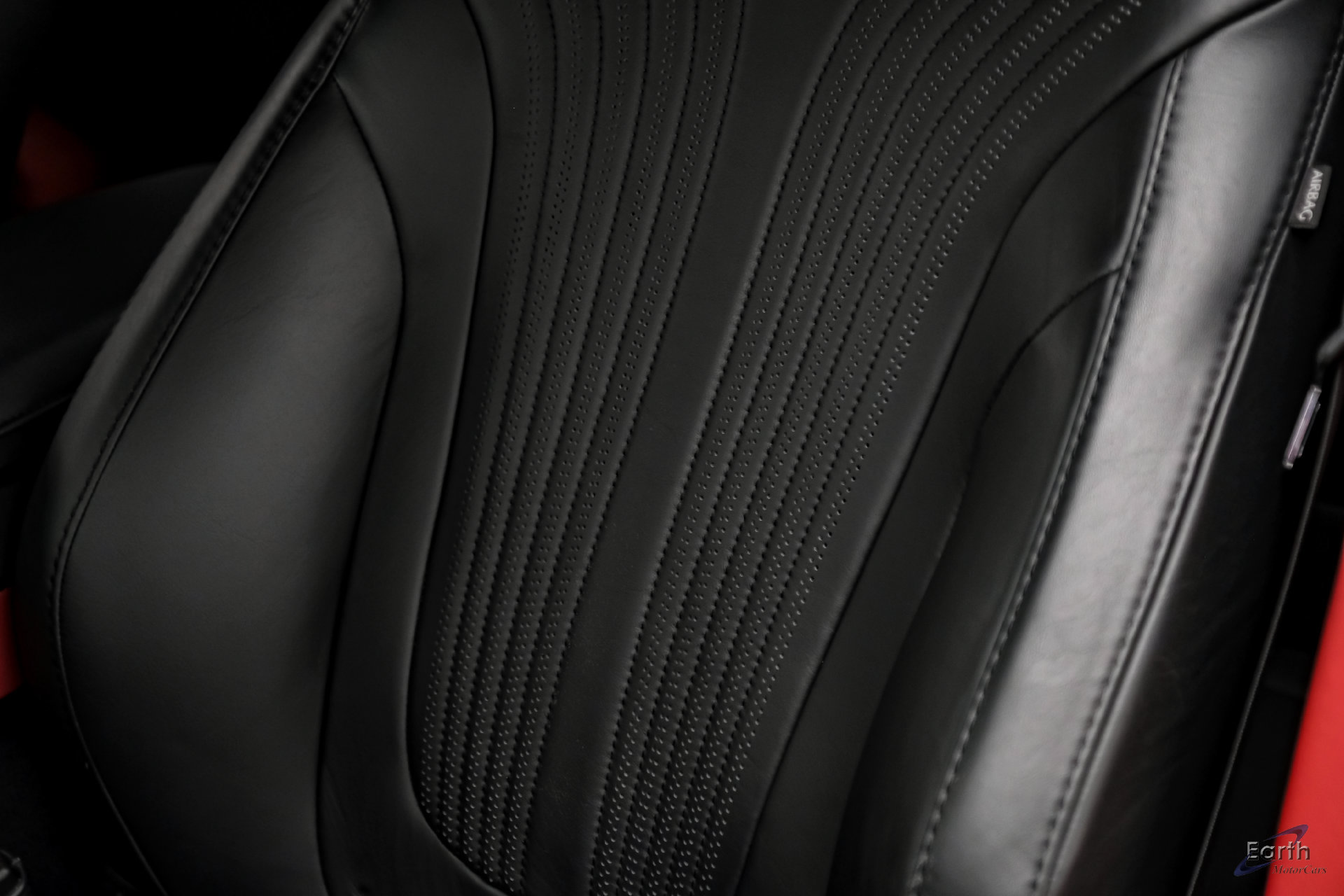 Used 2021 Aston Martin DB11 Coupe RWD image 32