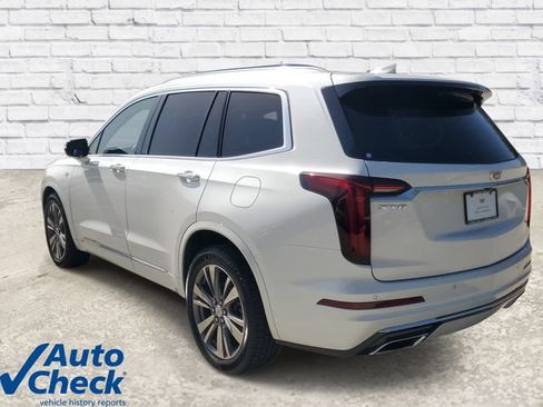 Used 2021 Cadillac XT6 Premium Luxury FWD image 2