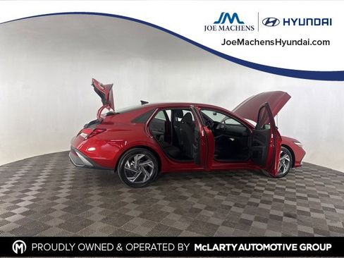 Certified 2025 Hyundai Elantra Sport image 15