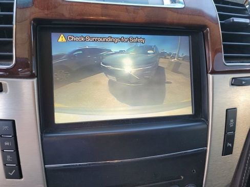 Used 2013 Cadillac Escalade ESV Platinum AWD/4WD image 15
