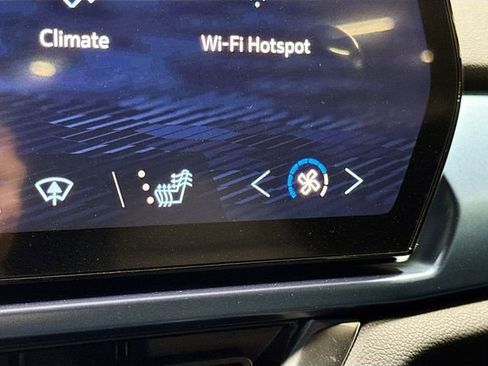 New 2026 Chevrolet Equinox EV LT image 23