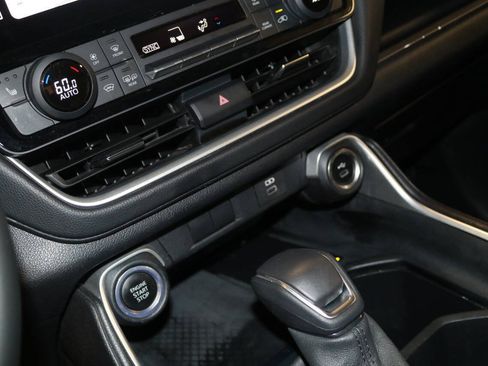 Used 2024 Toyota Grand Highlander AWD image 35