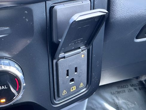 Used 2024 Ford F250 Lariat AWD/4WD image 19
