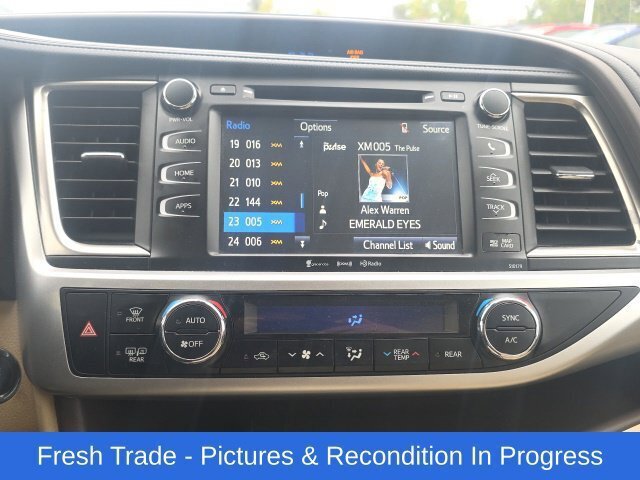 Used 2017 Toyota Highlander XLE AWD/4WD image 14