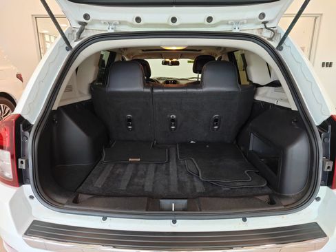 Used 2016 Jeep Compass High Altitude AWD/4WD image 14
