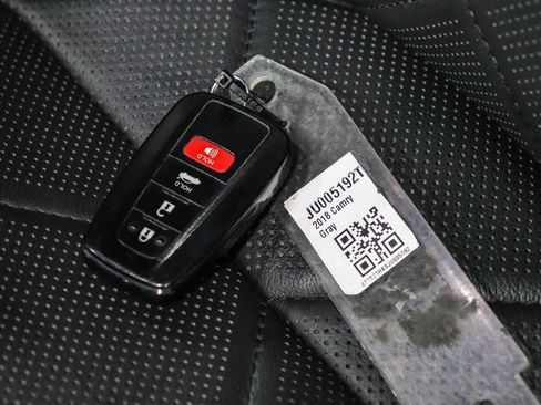 Certified 2018 Toyota Camry XLE w/ Audio Package FWD image 31