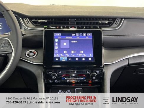 New 2025 Jeep Grand Cherokee Altitude image 18