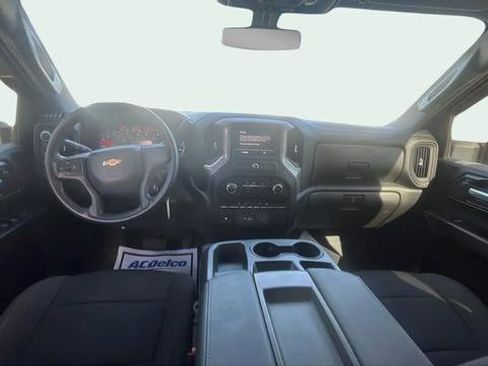 Used 2022 Chevrolet Silverado 2500 Custom w/ Custom Value Package image 15