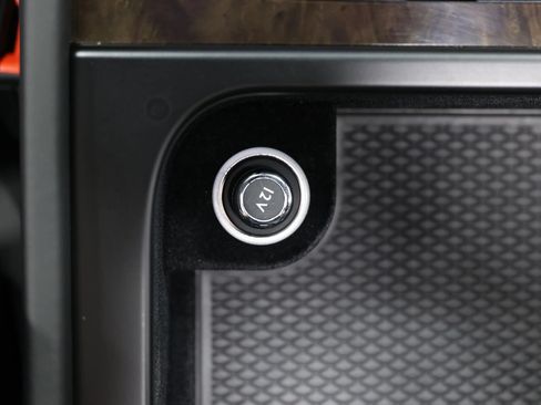Used 2020 Bentley Bentayga Plug-In Hybrid AWD/4WD image 44