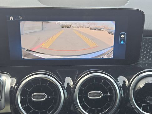 Used 2026 Mercedes-Benz GLB 250 image 17