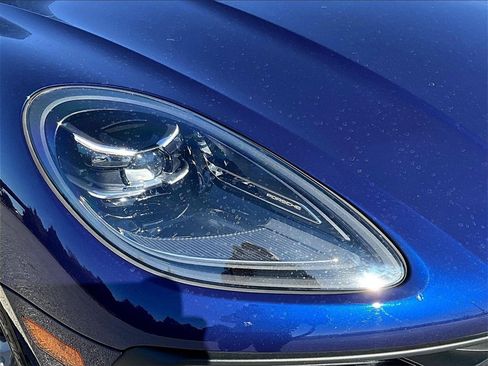 Used 2024 Porsche Macan image 12