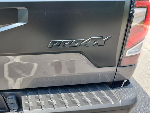 Used 2024 Nissan Titan PRO-4X w/ Pro-4x Convenience Package AWD/4WD image 5