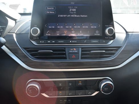 Used 2025 Nissan Altima 2.5 SV image 19