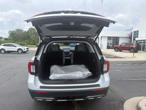 New 2026 Ford Explorer Active w/ Active Comfort Package AWD/4WD image 13