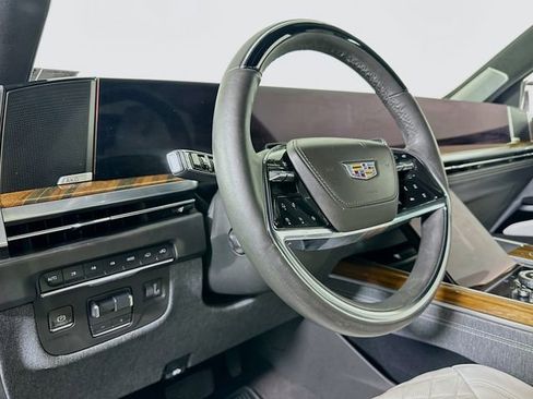 Used 2025 Cadillac Escalade Sport Platinum w/ LPO, ONYX Package AWD/4WD image 10