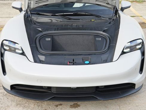 Used 2021 Porsche Taycan RWD image 8