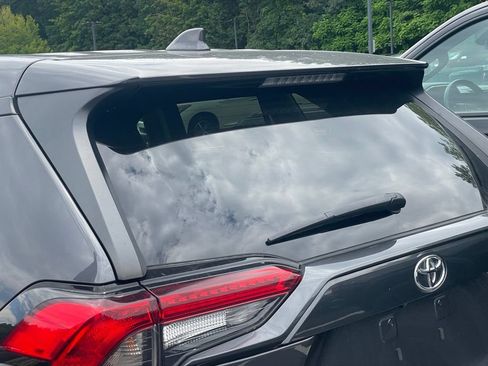 Used 2023 Toyota RAV4 LE AWD/4WD image 32