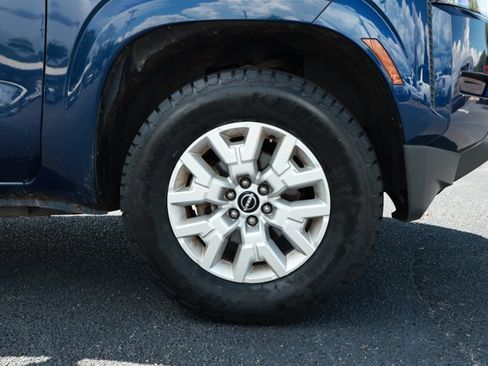 Used 2022 Nissan Frontier SV AWD/4WD image 5