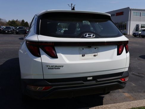 Used 2024 Hyundai Tucson SE image 16