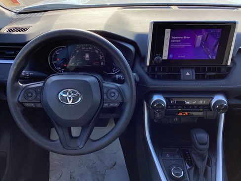 Used 2025 Toyota RAV4 XLE image 15