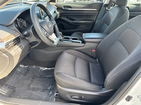 Used 2023 Nissan Altima 2.5 SV image 26