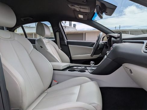 Used 2023 Genesis G70 2.0T RWD image 24