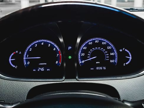 Used 2012 Toyota Avalon Limited FWD image 22