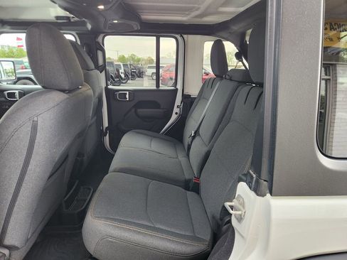 Used 2024 Jeep Wrangler Unlimited AWD/4WD image 15