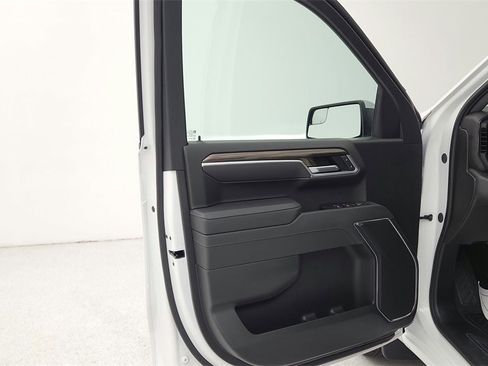 Certified 2025 Chevrolet Silverado 1500 LT image 25