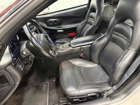 Used 1999 Chevrolet Corvette Coupe w/ Performance Handling Pkg RWD image 7