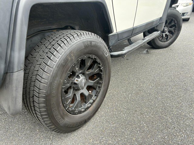 Used 2013 Toyota FJ Cruiser 4WD w/ Upgrade Pkg image 30