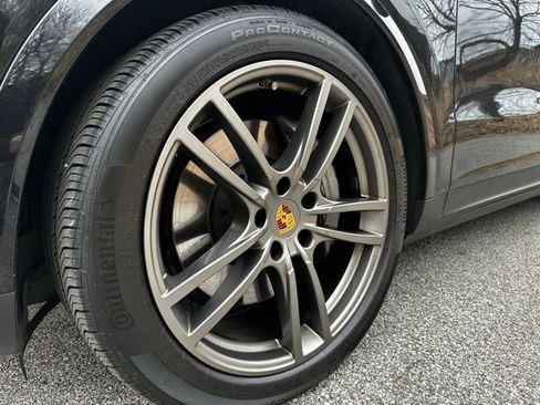 Used 2023 Porsche Cayenne S Platinum AWD/4WD image 10