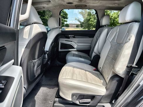 Used 2024 Kia Telluride SX Prestige AWD/4WD image 4