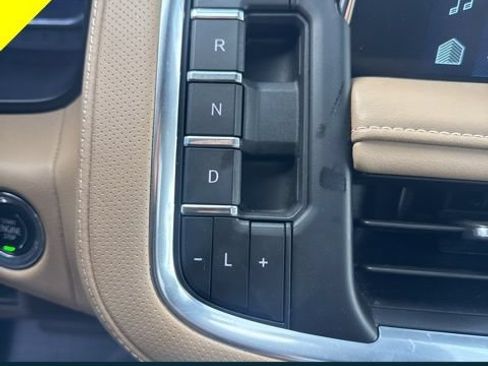 Used 2023 Chevrolet Tahoe Premier AWD/4WD image 15