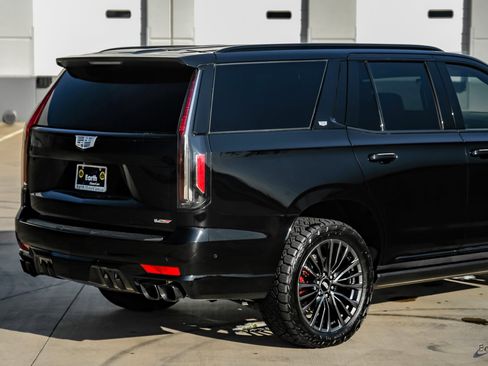 Used 2023 Cadillac Escalade V image 14