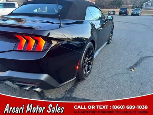 Used 2025 Ford Mustang GT Premium image 10