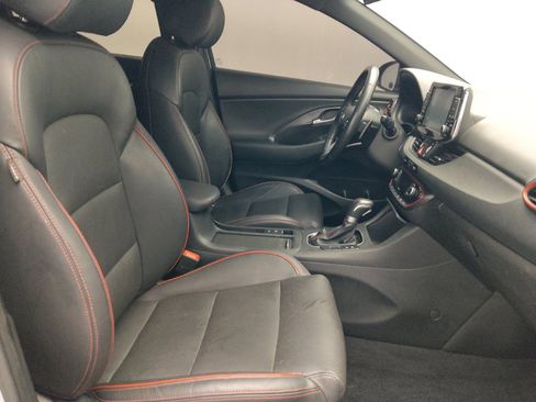 Used 2018 Hyundai Elantra GT Sport w/ Sport Tech Package 04 FWD image 21
